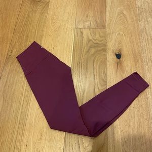 Lululemon Wunder Train High-Rise 28”. Size 6. Red Merlot.